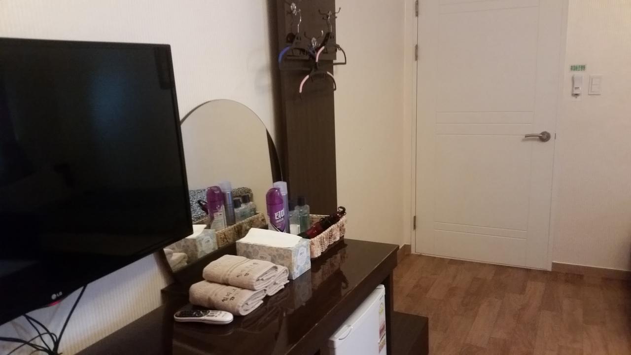 Hill Park Hotel Чеджудо Экстерьер фото
